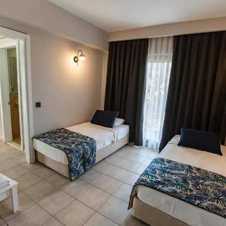 Hotel Mir'amor Garden 4*
