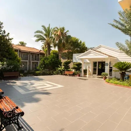 Mir'amor Garden Hotel 4*
